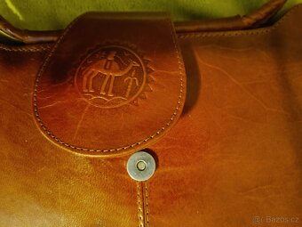 Prodám DÁMSKOU KOŽENOU HNĚDOU KABELKU - 2