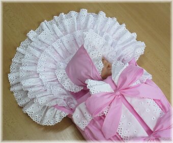 Růžová zavinovačka s krajkou tři řady s čepičkou vel. 58 - 2