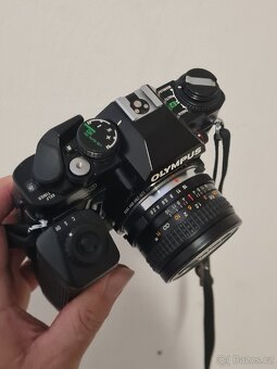 Olympus OM40 + objektivy tokina + motor - 2