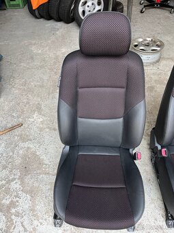 Sedačky Hyundai i30 5dv Hatchback (FD) - 2