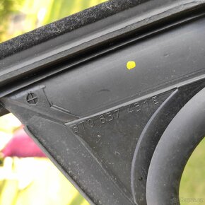 Škoda Superb - vodící lišta - 2