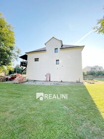 Prodej komerčních prostorů a rodinného domu v obci Jistebník - 2