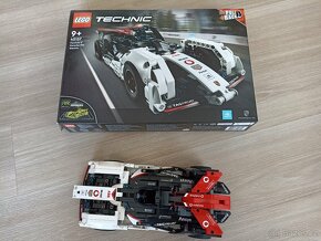 LEGO Technic 42137 Formule E Porsche - 2