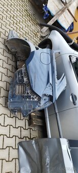 Prodám lz bočnici s podběhem viz foto Hyundai i30 kombi - 2
