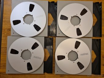 Tři ALU cívky Revox s páskou Revox v archivboxu Revox - 2