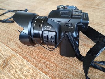 Panasonic DMC-FZ200 - 2