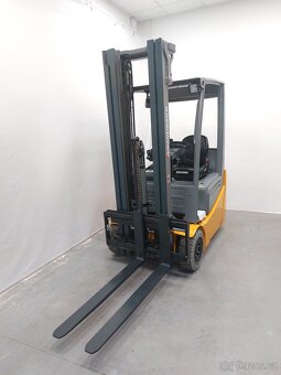 Čelní elektrický vysokozdvižný vozík Jungheinrich EFG215 - 2