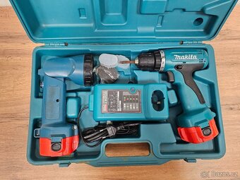 Makita vrtací šroubovák 6270DWALE - 2