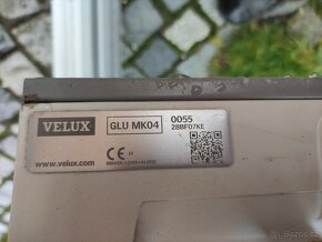 Střešní plastové okno Velux kyvné MK04 78×98 cm bílé - 2