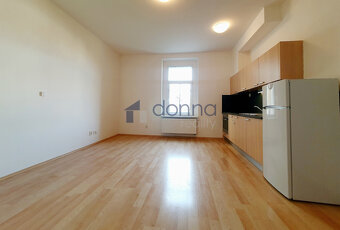 Pronájem bytu 1+kk , 32m², ul. Vysočanské náměstí, Praha 9 - - 2