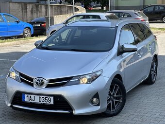 Toyota Auris 2015 - 2