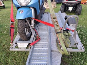 Vlek na motorky - 2