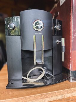 Automatický kávovar Jura Impressa C5 napěňovač mléka - 2