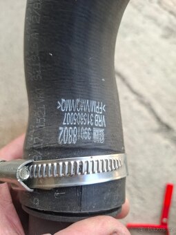 Opel insignia hadice turbo 390018802 - 2