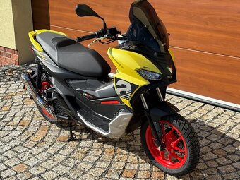 APRILIA SR GT 200 - 2