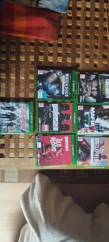 Xbox One S 500GB + 7 her - 2