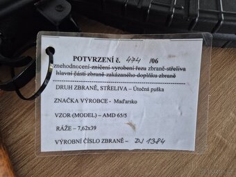 Znehodnocený výsadkový samopal AMD 65/5 - 2