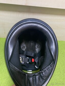 Motorkářská helma - 2