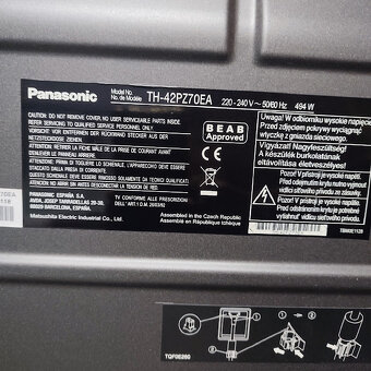 Panasonic TH-42PZ70EA - 2