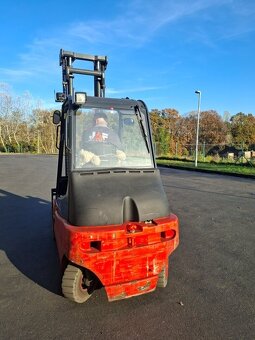 Vysokozdvižný elektrický vozík Linde E30 - 2