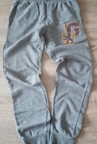 Chlapecké tepláky  vel.146 KUS za 45 Kč - 2