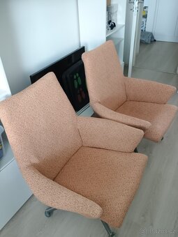 Retro křesla z 60 - 70 let 20 stoleti - 2