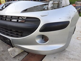 Prodám  přední nárazník - 2