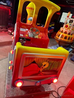 LOONEY TUNES MINCOVNI HOUPADLO - 2