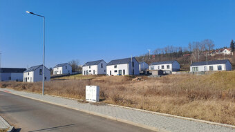 Vybavený rodinný důmv Knovízi 4+kk, pozemek 800m2 - 2