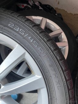 Alu kola VW originál 235/45 R17 - 2