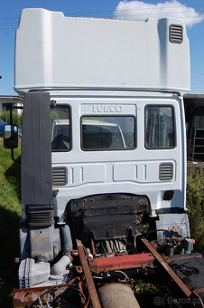 Prodám kabinu Iveco Daily se spací nástavbou. - 2