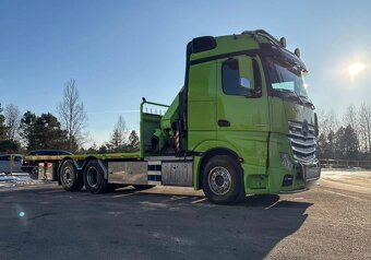 Mercedes-Benz Actros - 6x2 – Valník/Plato + HR-HMF 3220 K7 – - 2