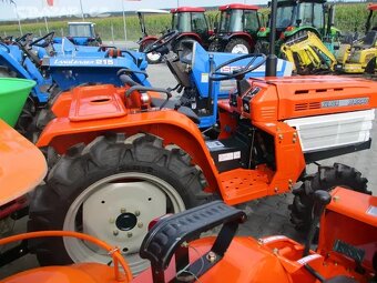 Malotraktor Kubota B1600 plně repasovaný 4WD - 2