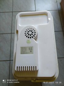 Prodám 20L chladící box na 12v ale i na 220v. - 2