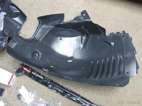 Prodám Díly Mercedes Benz W204 11-14 - 2
