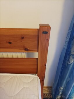 Značková postel z masivu - 2