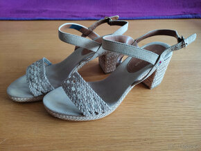 béžové sandále Tommy Hilfiger vel. 41 - 2