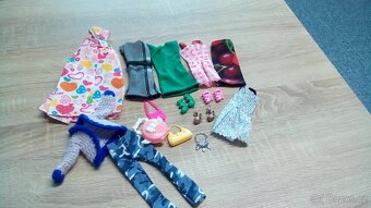 Oblečení,doplňky pro panenky-typu Barbie. - 2
