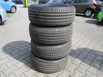 LETNÍ  PNEUMATIKY  MICHELIN - 215/55 R17- jako nové - 2