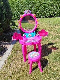 Barbie stolek - 2