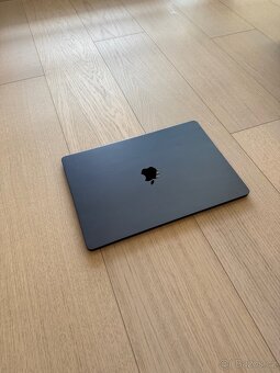 ZÁNOVNÍ APPLE MACBOOK AIR 15” M2/256GB/8GB/BATERIE 100% - 2
