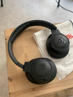 Sluchatka JBL 770NC - 2