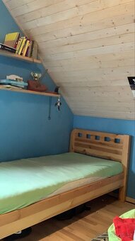 Dřevěná postel s roštem a matrací 200x90 - 2