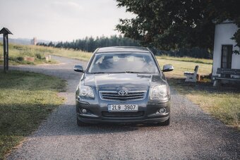 Toyota Avensis D4D 2,2 CR 110kW 6kvalt 1. majitelka - 2