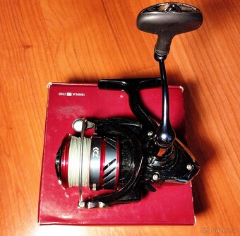 Přívlačový prut Gunki s navijákem Daiwa TOP STAV - 2