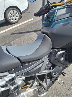 Sedlo BMW 10 GSA , komfrtni vyhrivane edlo snizene. - 2
