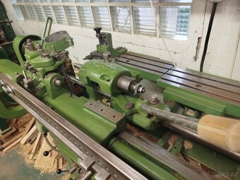 Soustruh na dřevo - 2