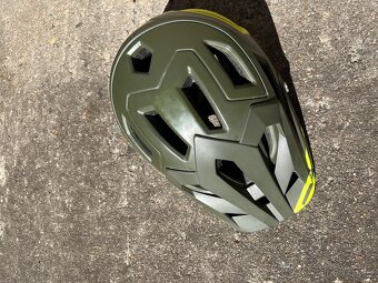 CYKLISTICKÁ HELMA R2 TRAIL - 2