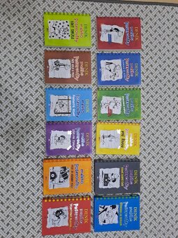 Prodám set knih ze série Deník malého poseroutky - 2