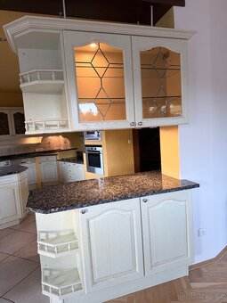 Kuchyňská linka se žulovou deskou - 2